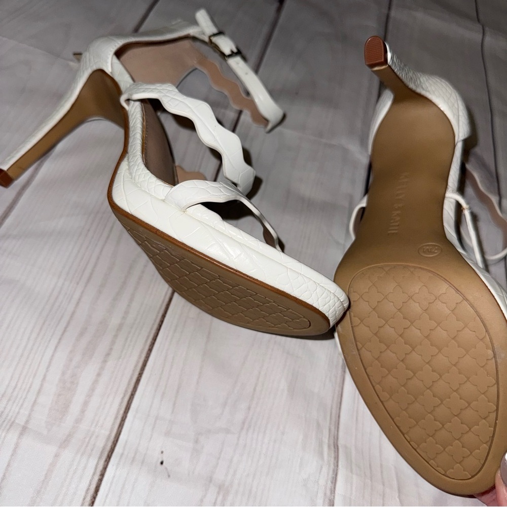 Kelly & Katie White Heels - Women's Size 7M - Picture 4 of 8